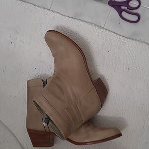 BRAZILIAN HAND CRAFTED Leather Boots. Mario DeGerard.
